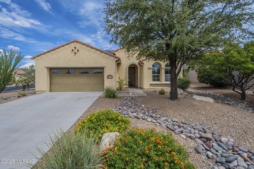 732 N Moana Drive, Green Valley, AZ, 85614 | Card Image