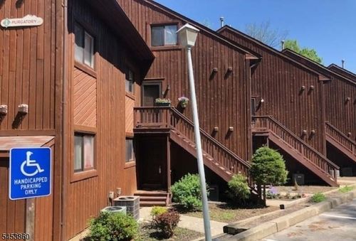 5-1 Purgatory Ct, Vernon, NJ, 07462-5511 | Card Image