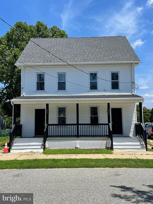 215 Broad St, Swedesboro, NJ, 08085-1003 | Card Image