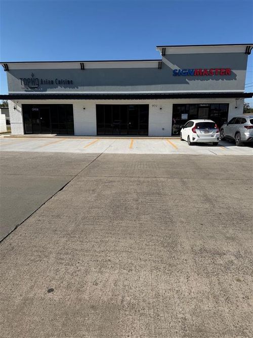 951 Country Club Rd, Lake Charles, LA, 70605-6017 | Card Image