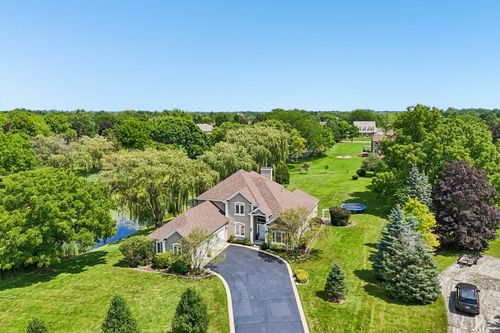 184 Bluebird Ct, Hawthorn Woods, IL, 60047-7562 | Card Image