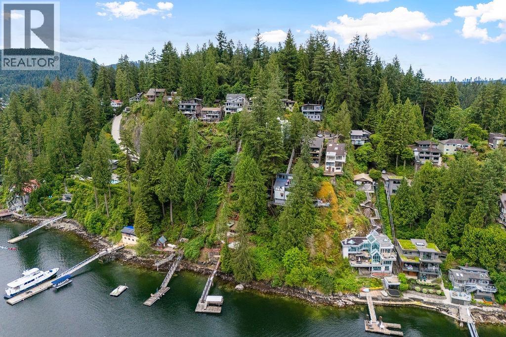 Residential in North Vancouver 5