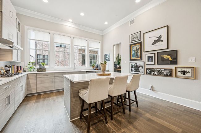 14932 Oak St, Townhouse with 3 bedrooms, 4 bathrooms and null parking in Addison TX | Image 10