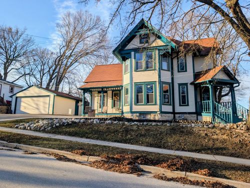 200 Spring St, Waukesha, WI, 53188-3536 | Card Image