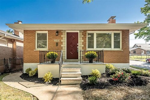 4383 Holly Hills Boulevard, St Louis, MO, 63116 | Card Image
