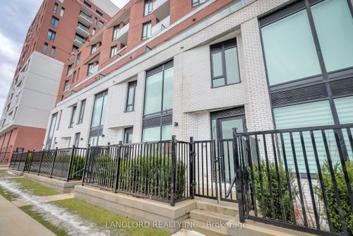 112-15 Maryport Ave, North York, ON, M3M0E2 | Card Image