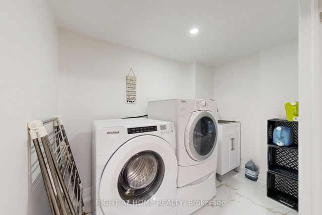 16 Sculptor St, House attached with 4 bedrooms, 3 bathrooms and 1 parking in Brampton ON | Image 34