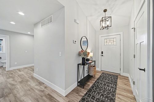 5840 Cottontop Crst, Freeland, MI, 48623-9148 | Card Image