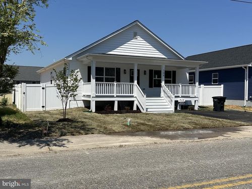 704 Jackson St, Colonial Beach, VA, 22443-2134 | Card Image