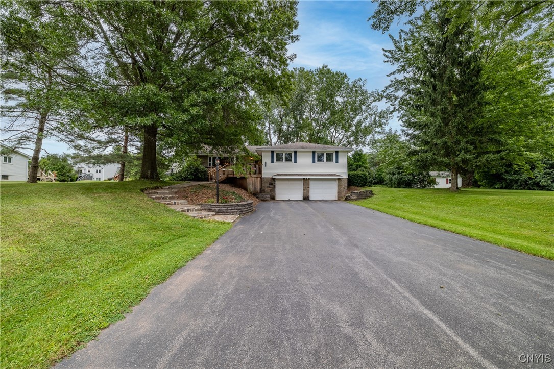 Dewitt Dr, Baldwinsville, NY 13027
