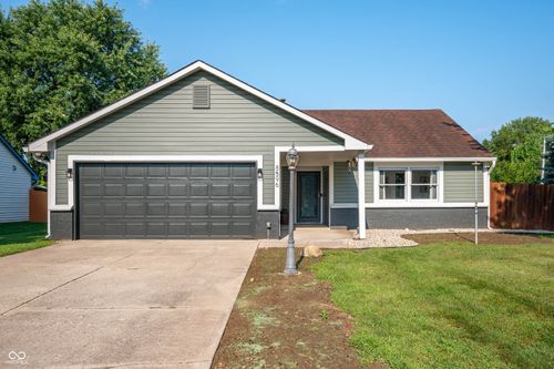8596 Castle Farms Rd, Indianapolis, IN, 46256-3479 | Card Image