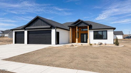 5808 Gold Dr, Bismarck, ND, 58503-8112 | Card Image