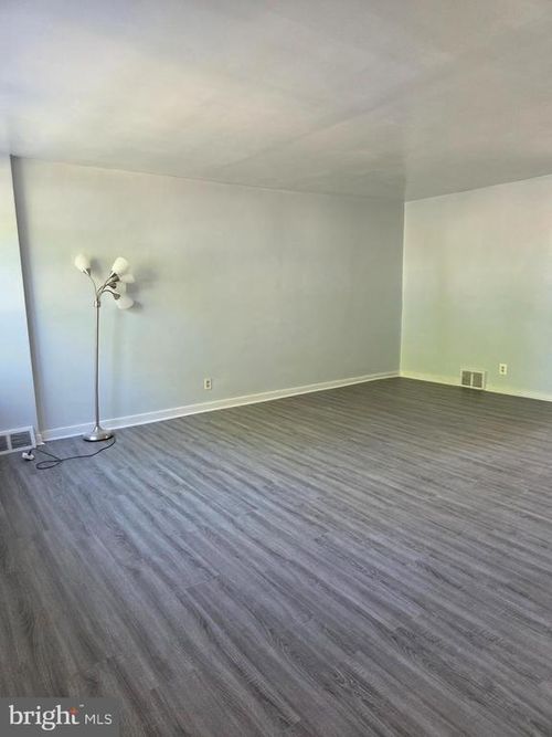 6749 E Roosevelt Blvd, PHILADELPHIA, PA, 19149-2425 | Card Image