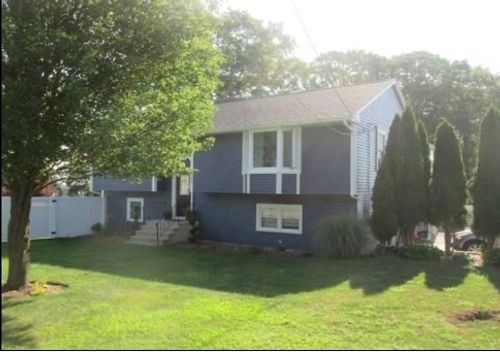 100 Bradbury St, Fall River, MA, 02721-4704 | Card Image