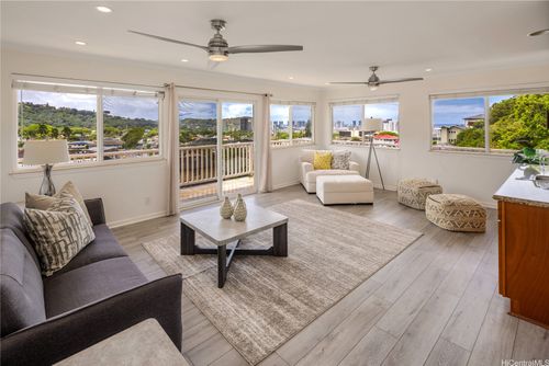 718 Alewa Dr, Honolulu, HI, 96817-1533 | Card Image