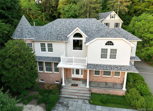 15 Church St, Roslyn, NY, 11576-1108 | Card Image