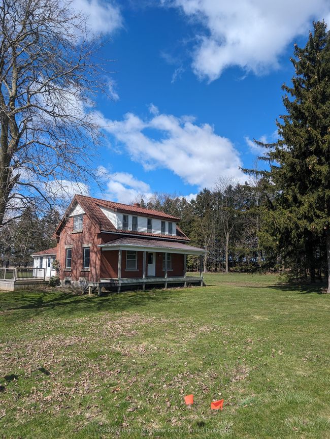 22445 Fairview Rd, House other with 3 bedrooms, 1 bathrooms and 6 parking in Thorndale ON | Image 36