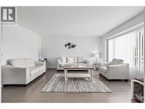135 Almond Crt, Kelowna, BC, V1X6H1 | Card Image