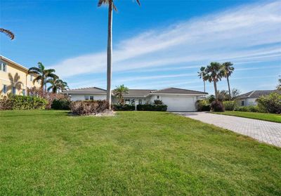 720 Old Compass Road, House other with 3 bedrooms, 3 bathrooms and null parking in Longboat Key FL | Image 3