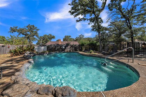 5511 Marshfield Ct, Arlington, TX, 76016-2204 | Card Image