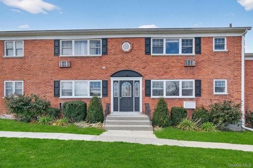 apt-f13-1879 Crompond Rd, Peekskill, NY, 10566-7502 | Card Image