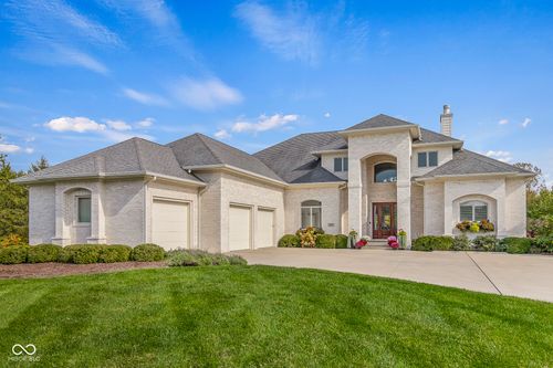 995 Westlake Hills Dr, Columbus, IN, 47201-1105 | Card Image