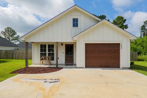 1803 Northside Dr, Valdosta, GA, 31602-1527 | Card Image