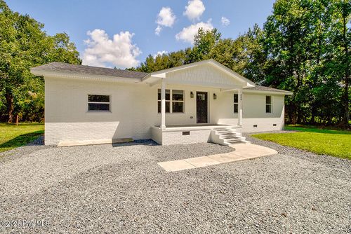 390 Newtown Loop Rd, Atkinson, NC, 28421-9560 | Card Image