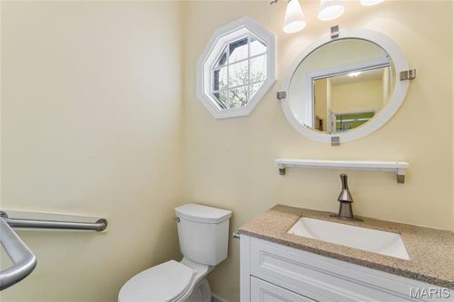 917 Oak Glen Manor Ct, Kirkwood, MO, 63122-2826 | Card Image