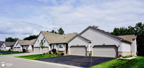 28001 Gregory St, Grand Blanc, MI, 48439-7212 | Card Image