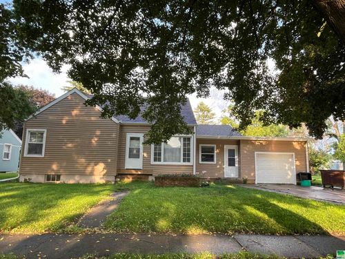 106 Nw 8th St, Pocahontas, IA, 50574-1426 | Card Image