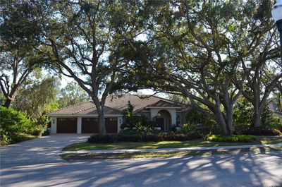 beautiful curb appeal | Image 3