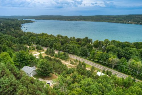 2503 S Lake Leelanau Dr, Lake Leelanau, MI, 49653-8617 | Card Image