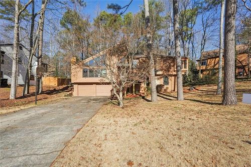 2155 Deep Woods Way, Marietta, GA, 30062-2585 | Card Image