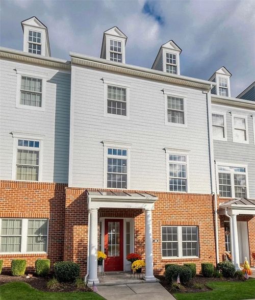 110 3rd St, Oakmont, PA, 15139-2166 | Card Image