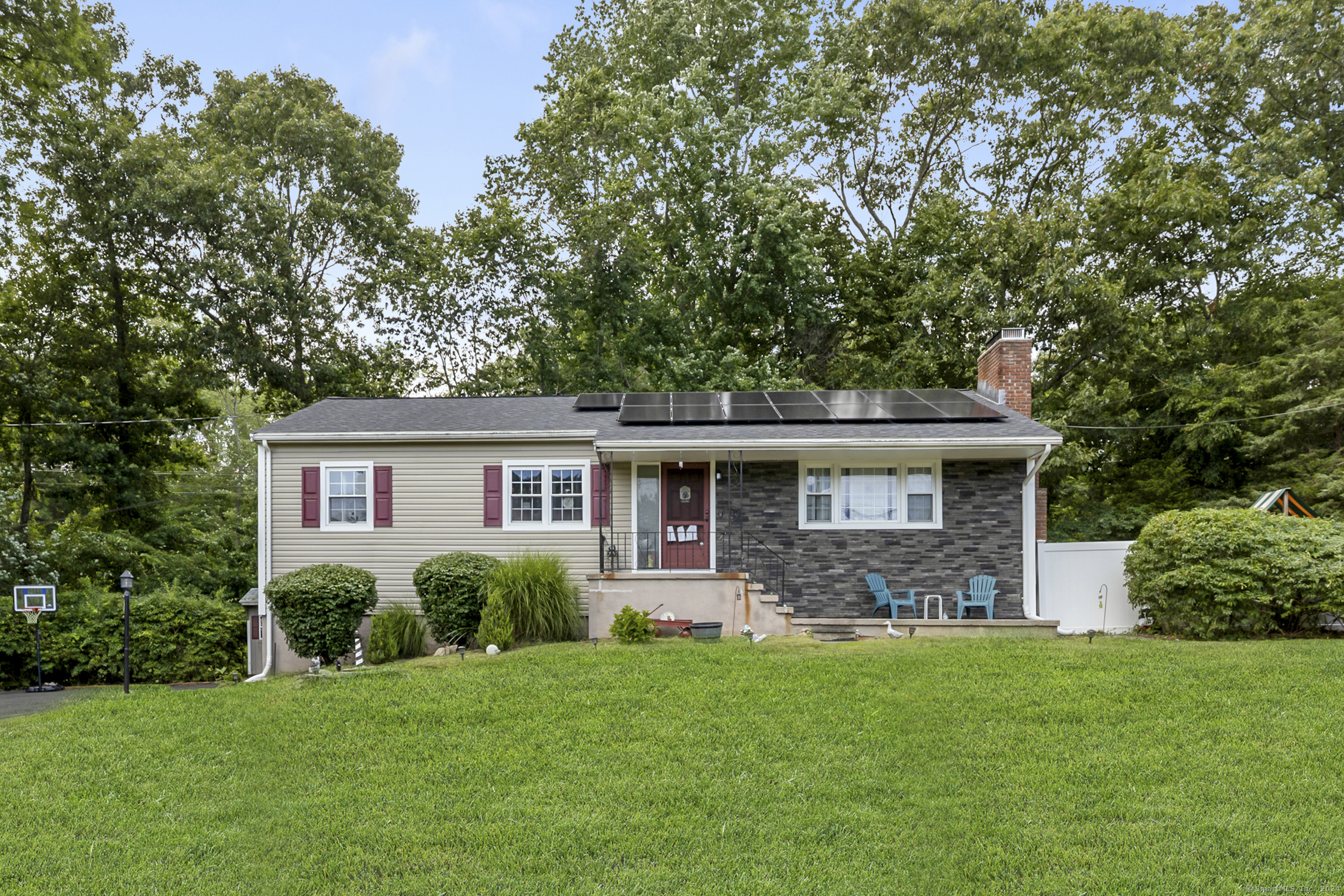 Cindy Ln, Norwalk, CT 06851