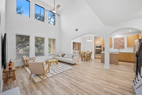 313 El Socorro Ln, Austin, TX, 78732-2448 | Card Image