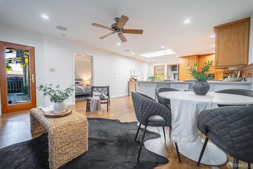 2514 Alameda De Las Pulgas, San Mateo, CA, 94403-1210 | Card Image