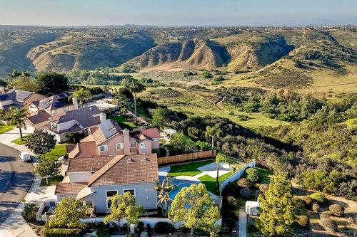 5698 Greenshade, San Diego, CA, 92121 | Card Image