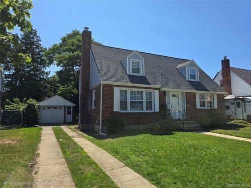 754 Park Lane S, Hempstead, NY, 11010 | Card Image