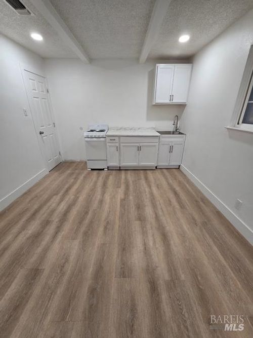 184 Amherst Ave, Vallejo, CA, 94589-1705 | Card Image
