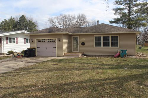 1109 S Moore St, Blue Earth, MN, 56013-1634 | Card Image