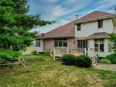 203 Village Drive, House other with 4 bedrooms, 2 bathrooms and 2 parking in Cranberry Twp PA | Image 3