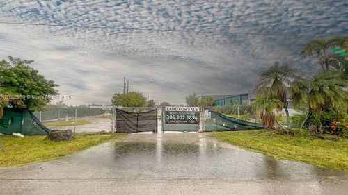 3400 Nw 77th Ct, Doral, FL, 33122-1118 | Card Image