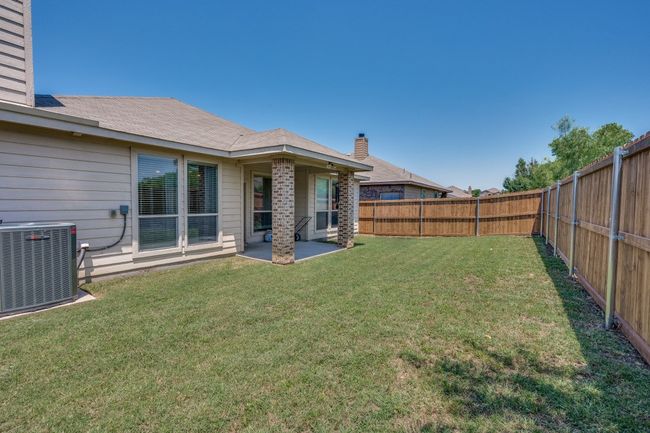 Private back yard. | Image 25