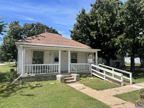 521 Elm St, Cottonwood Falls, KS, 66845-9777 | Card Image