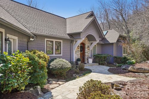 133 Falls Summit Rd, Hendersonville, NC, 28739-8158 | Card Image