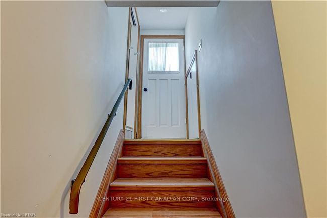 28 Redford Rd, House other with 4 bedrooms, 2 bathrooms and 6 parking in London ON | Image 6