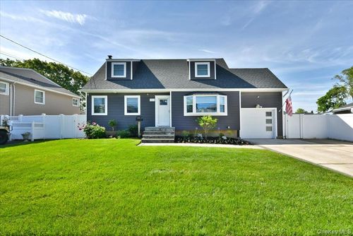 383 Violet St, Massapequa Park, NY, 11762-1149 | Card Image