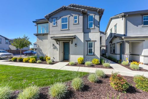 17500 Beachwood Rd, Lathrop, CA, 95330-8374 | Card Image